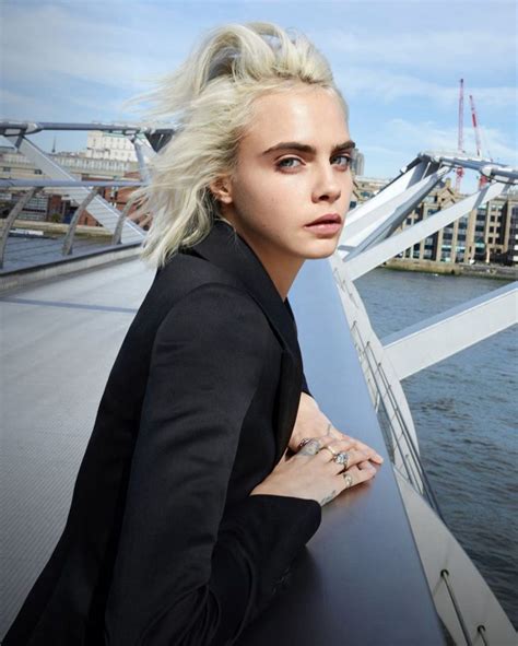 canzone pubblicita burberry cara delevingne|burberry her fragrance face.